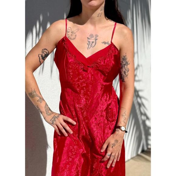 VTG 90s Cherry Red Satin Slip Dress Embossed Floral Nightgown Private Luxuries L - Picture 2 of 7
